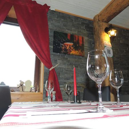 Auberge La Fourchette Paysanne Dochamps Exterior foto