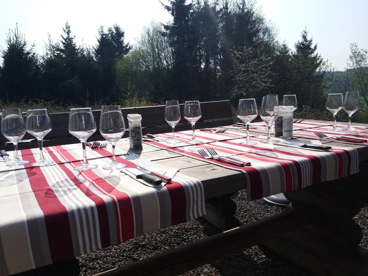 Auberge La Fourchette Paysanne Dochamps Exterior foto